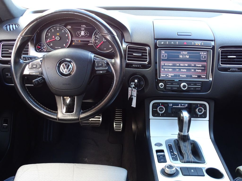 2017 Volkswagen Touareg Image 15