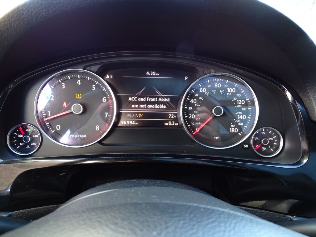 2017 Volkswagen Touareg Image 19