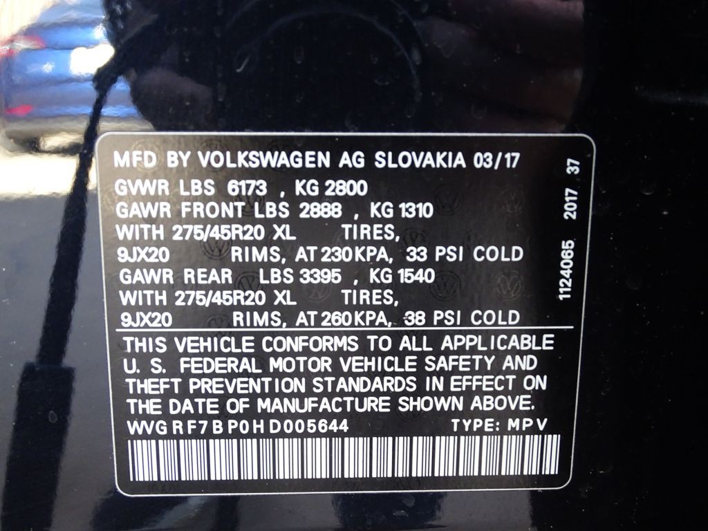 2017 Volkswagen Touareg Image 22