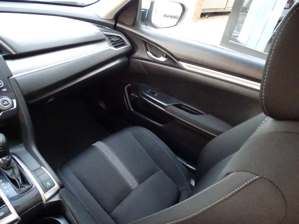 2017 Honda Civic Image 10