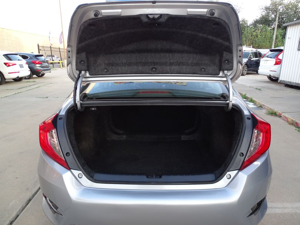 2017 Honda Civic Image 16