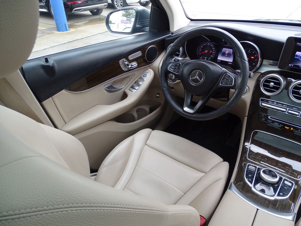 2019 Mercedes-Benz GLC-Class Image 9