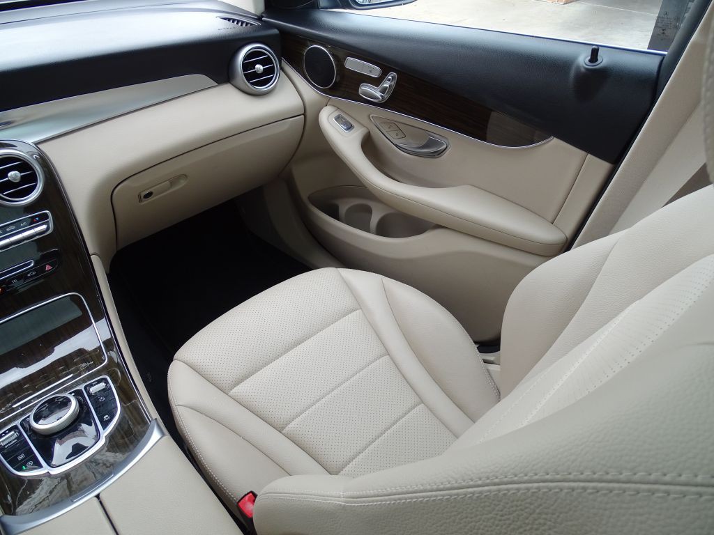 2019 Mercedes-Benz GLC-Class Image 10