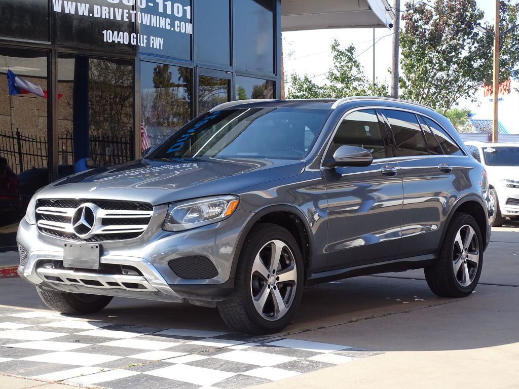 2017 Mercedes-Benz GLC-Class Image 2