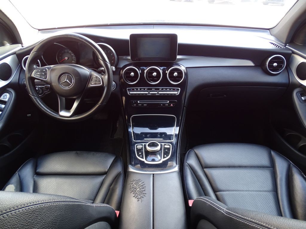 2017 Mercedes-Benz GLC-Class Image 8