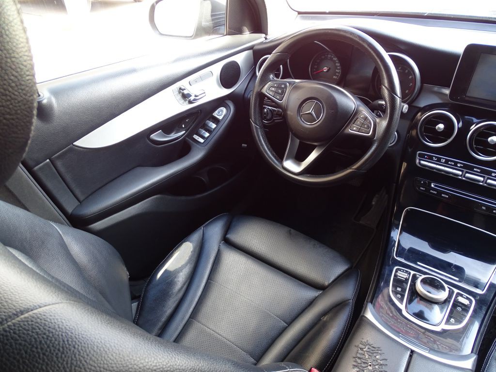 2017 Mercedes-Benz GLC-Class Image 9