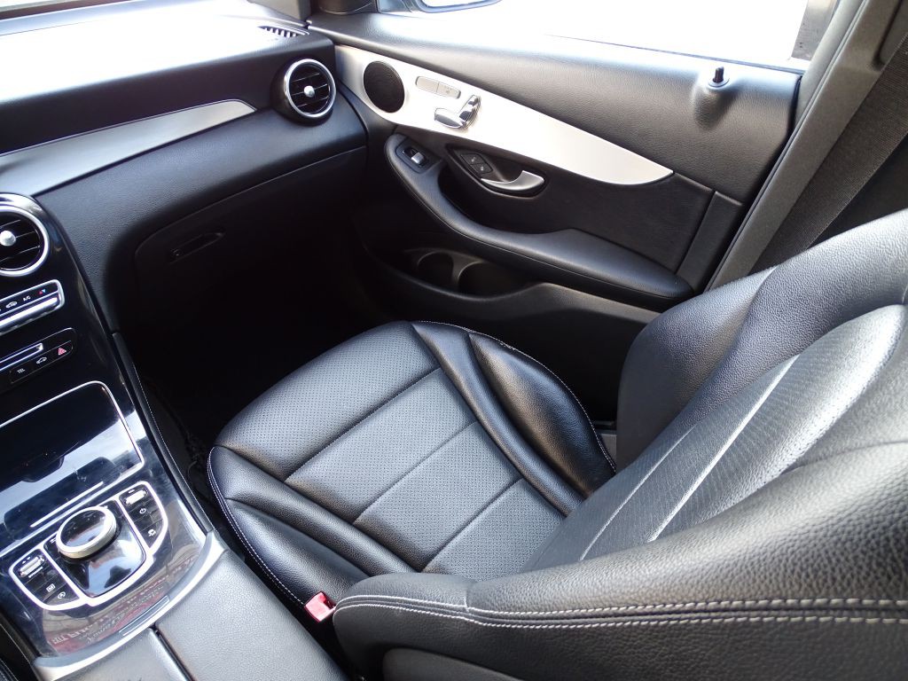 2017 Mercedes-Benz GLC-Class Image 10