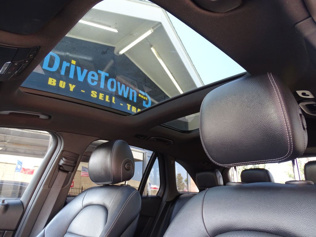 2017 Mercedes-Benz GLC-Class Image 11