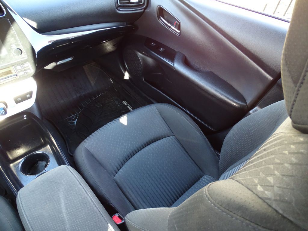 2018 Toyota Prius Image 10