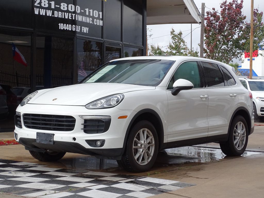 2016 Porsche Cayenne Image 2