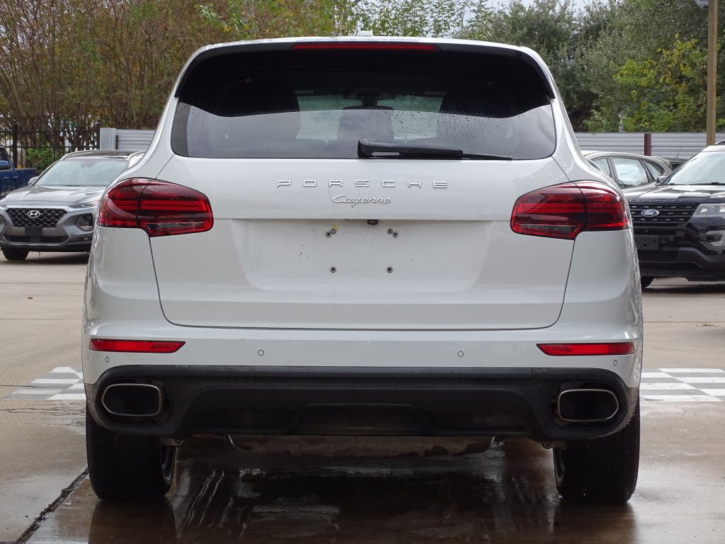 2016 Porsche Cayenne Image 4