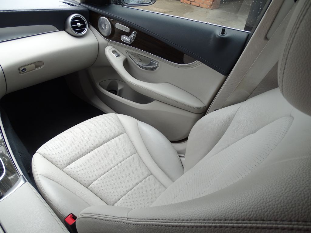 2015 Mercedes-Benz C-Class Image 10