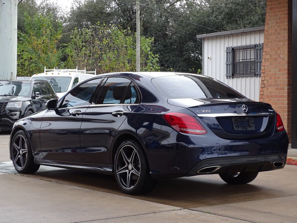 2016 Mercedes-Benz C-Class Image 3