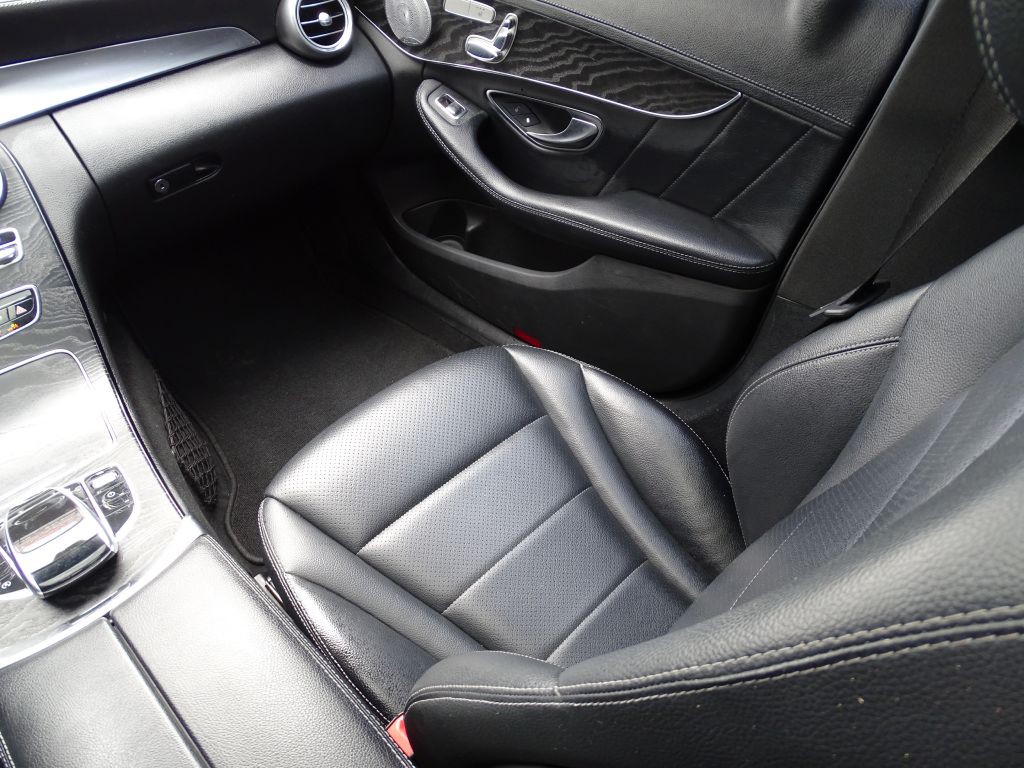 2016 Mercedes-Benz C-Class Image 10