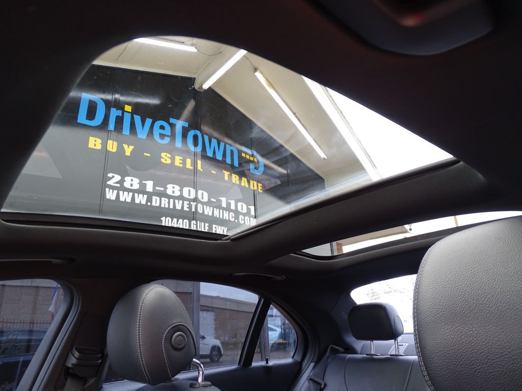 2016 Mercedes-Benz C-Class Image 11