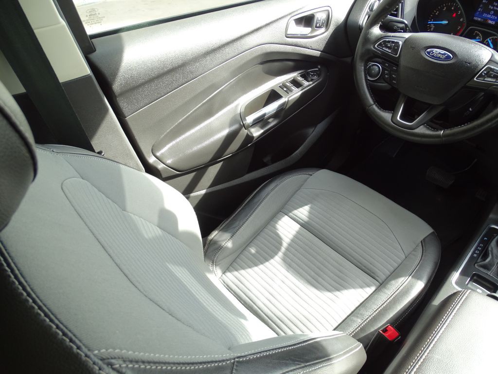 2017 Ford Escape Image 9