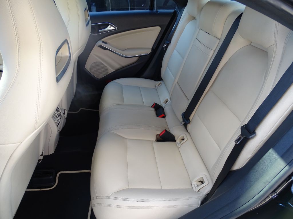 2018 Mercedes-Benz CLA-Class Image 11