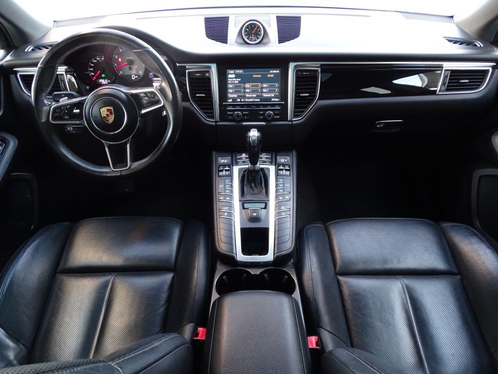 2016 Porsche Macan Image 8