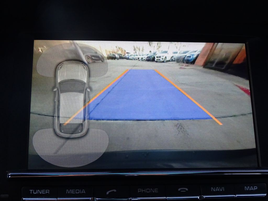 2016 Porsche Macan Image 14