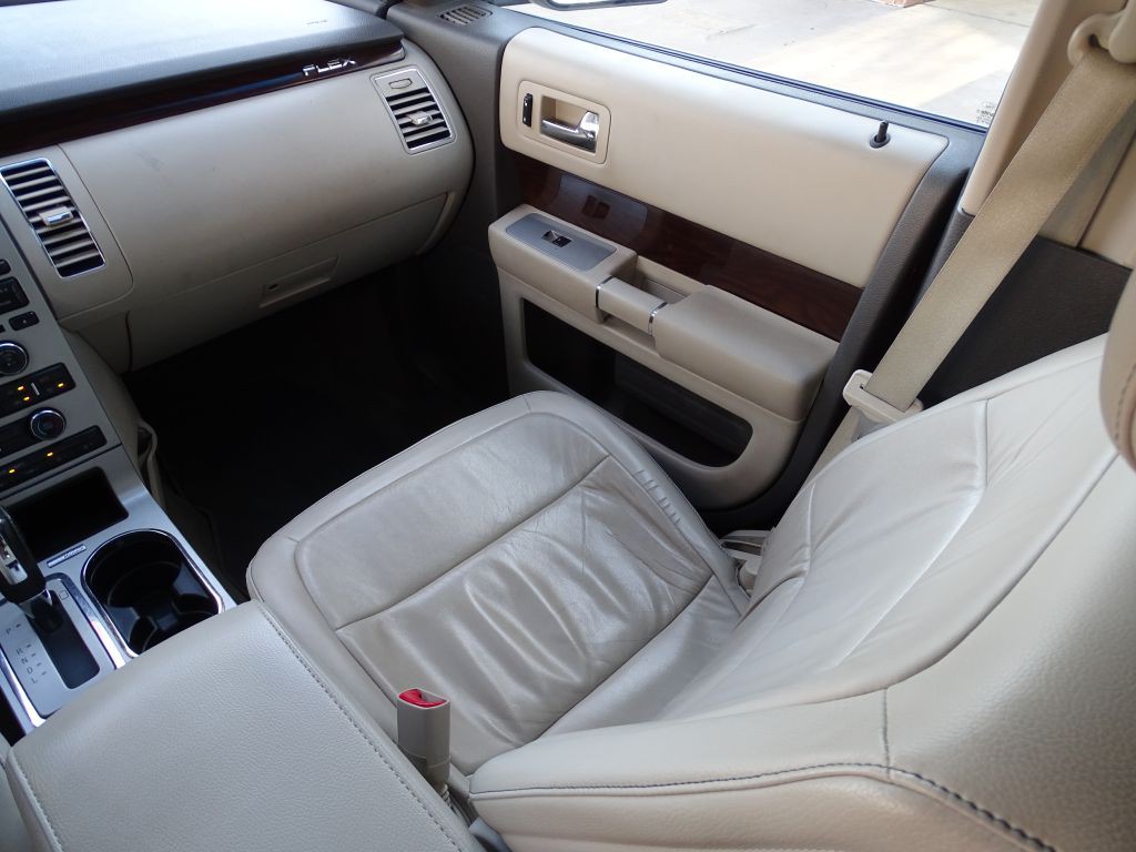 2011 Ford Flex Image 10