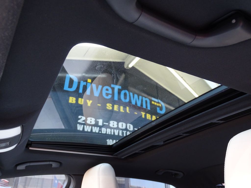 2016 Mercedes-Benz E-Class Image 11