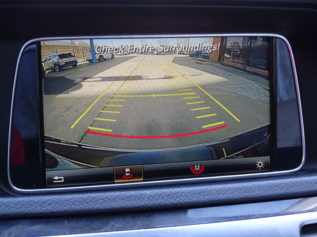 2016 Mercedes-Benz E-Class Image 13