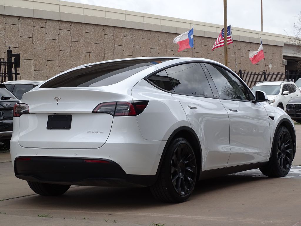 2022 Tesla Model Y Image 5