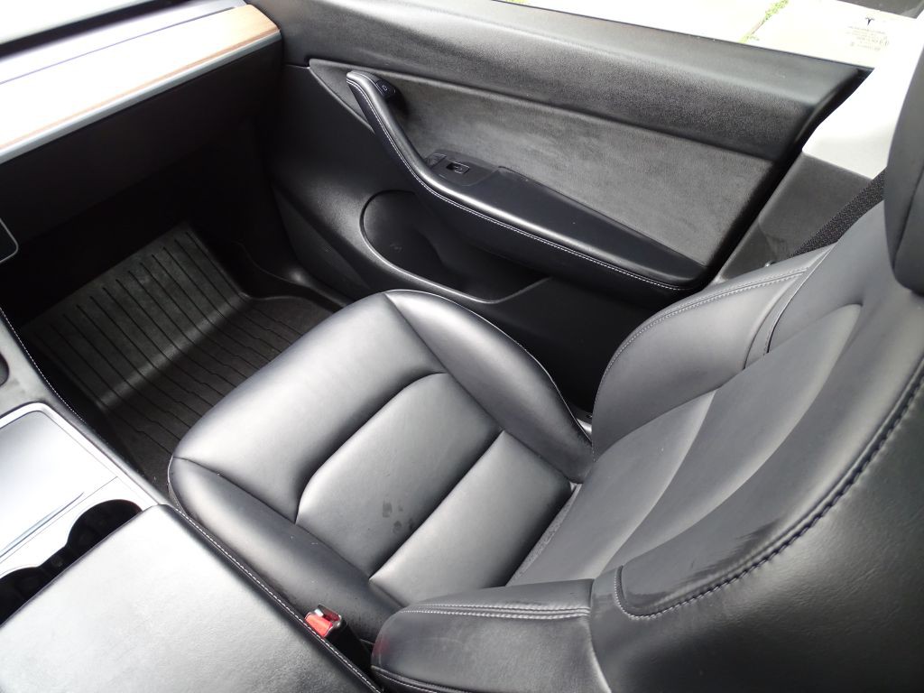 2022 Tesla Model Y Image 10