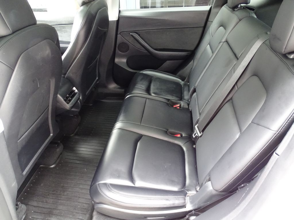 2022 Tesla Model Y Image 11