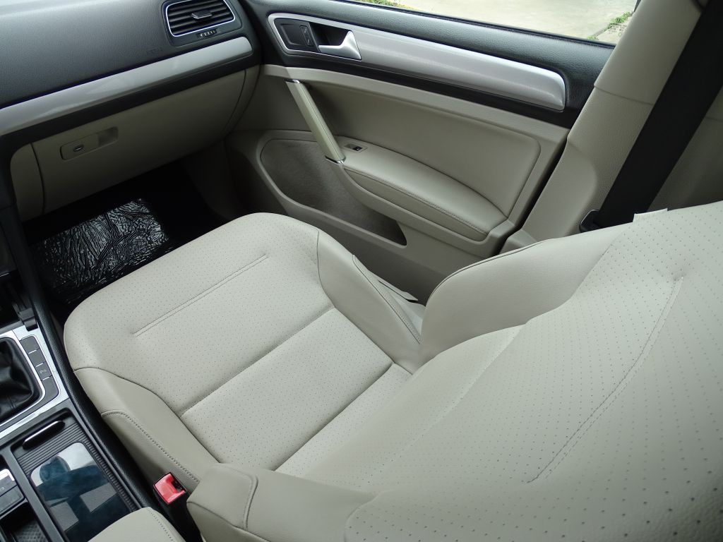 2015 Volkswagen Golf Image 10