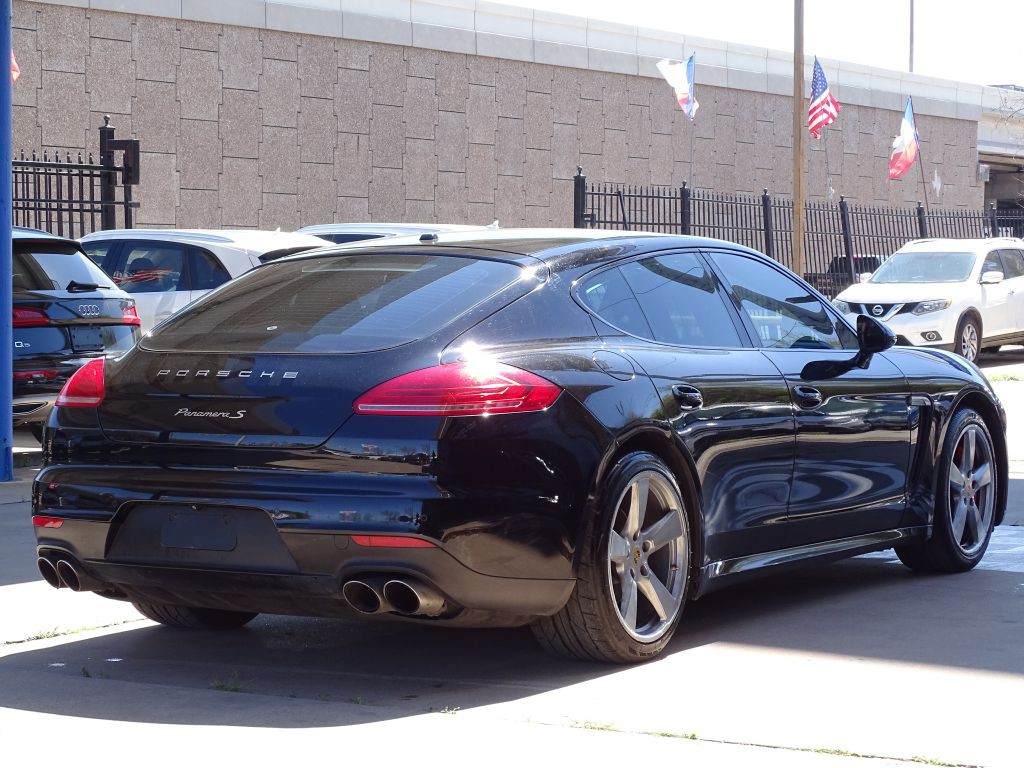 2015 Porsche Panamera Image 5