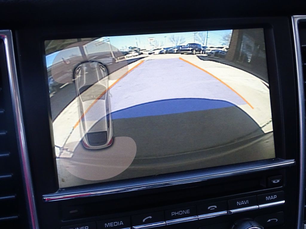 2015 Porsche Panamera Image 13