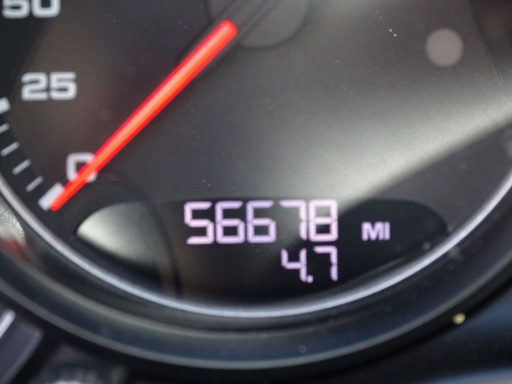 2015 Porsche Panamera Image 14