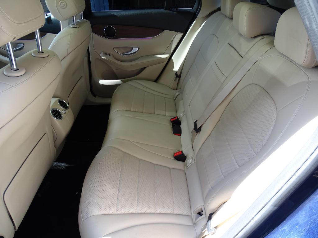 2022 Mercedes-Benz GLC-Class Image 12