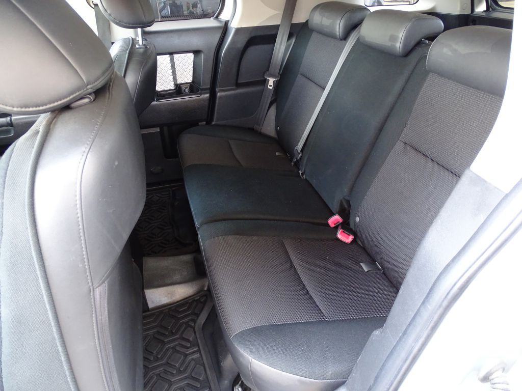 2007 Toyota FJ Cruiser Image 11