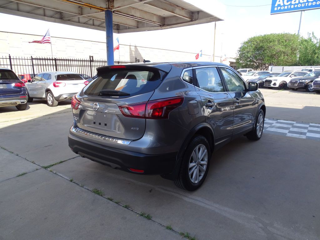 2019 Nissan Rogue Image 2