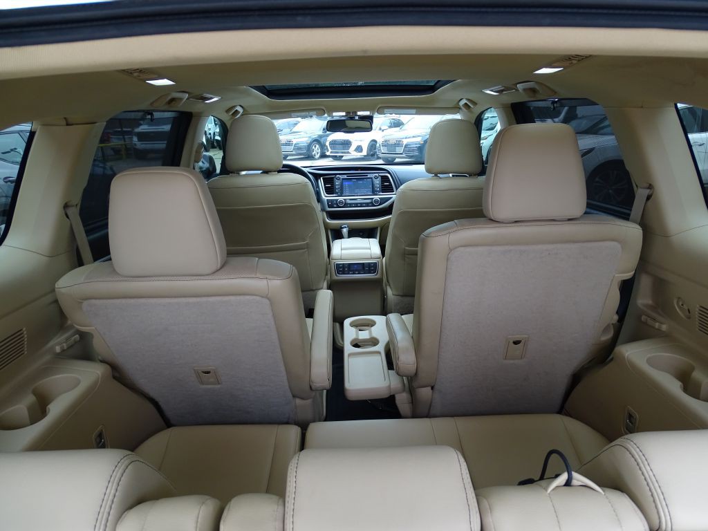 2014 Toyota Highlander Image 10