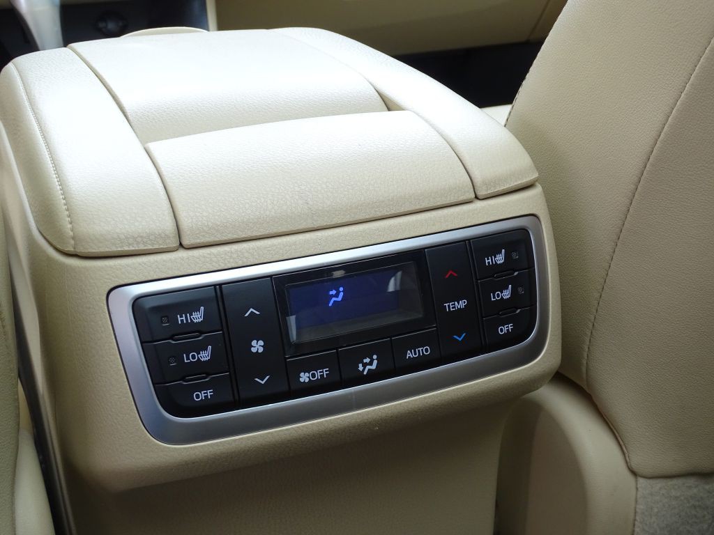 2014 Toyota Highlander Image 13