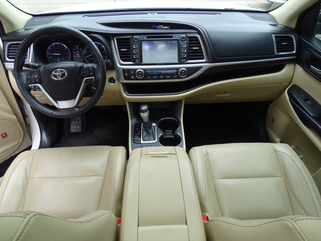 2014 Toyota Highlander Image 14