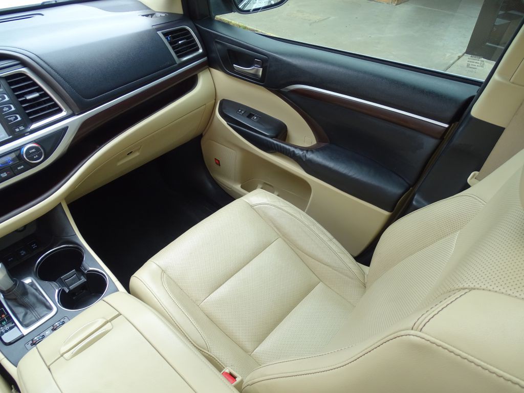 2014 Toyota Highlander Image 15
