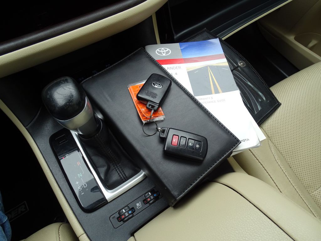 2014 Toyota Highlander Image 29