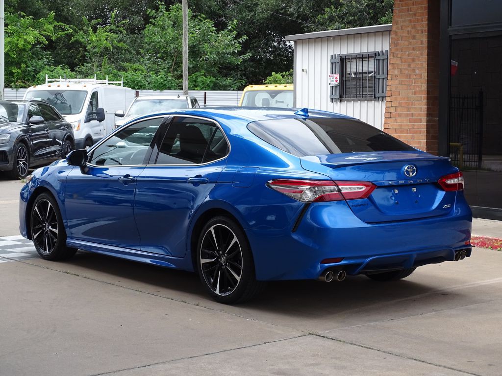 2019 Toyota Camry Image 3