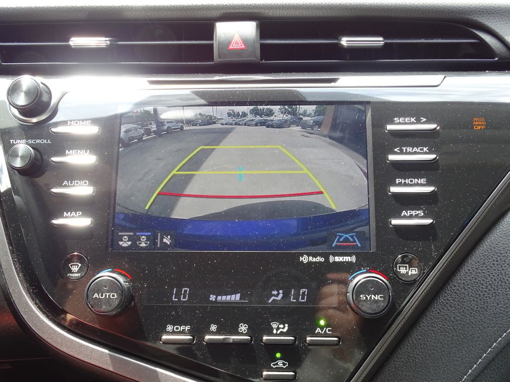 2019 Toyota Camry Image 19