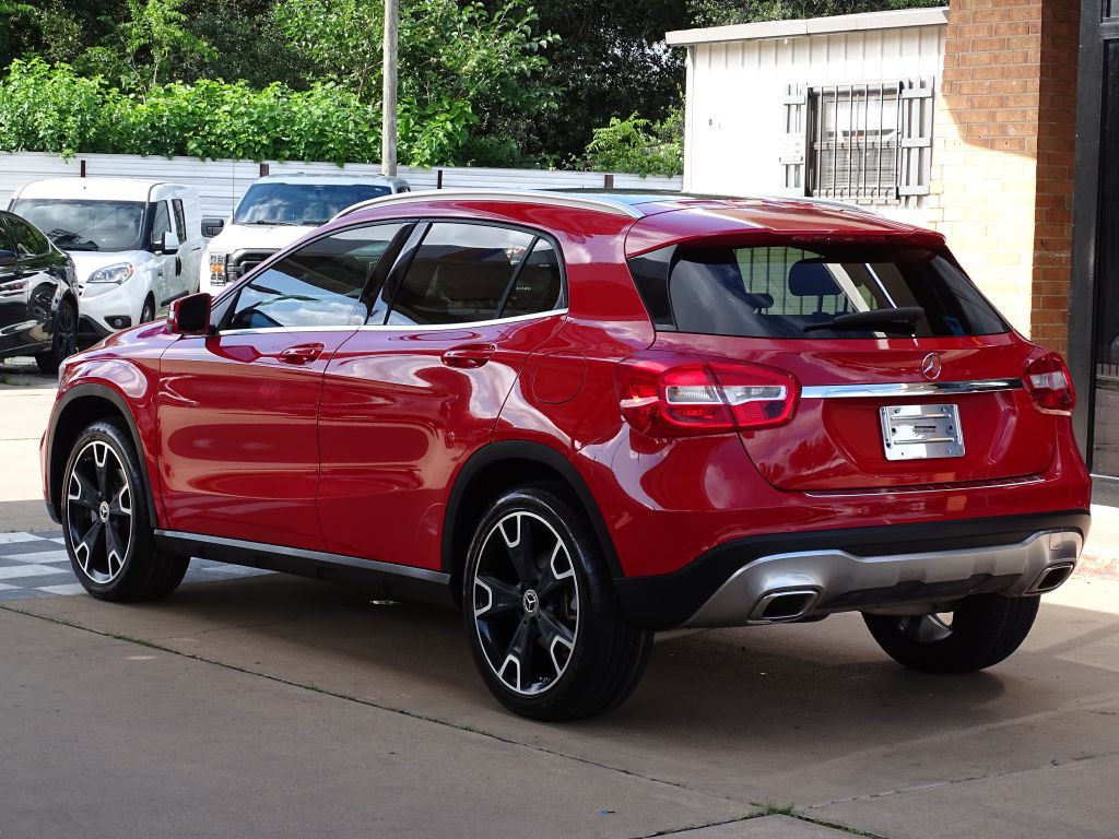 2020 Mercedes-Benz GLA-Class Image 3