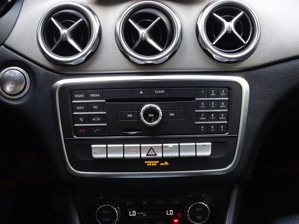 2020 Mercedes-Benz GLA-Class Image 13