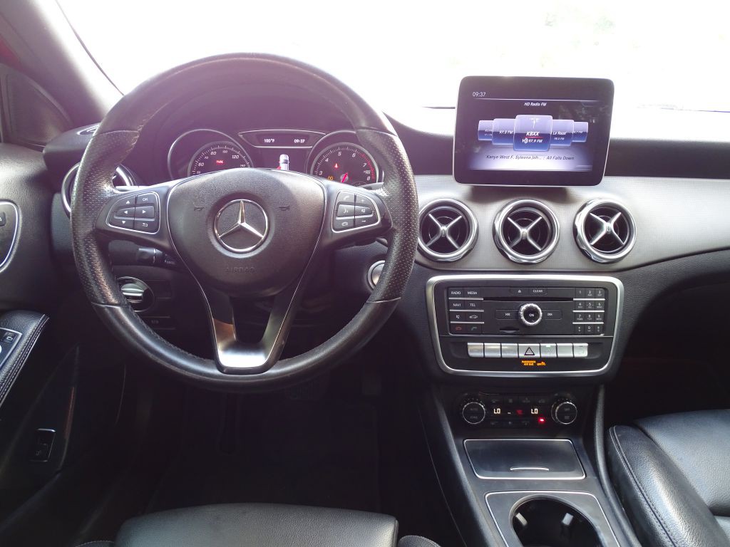 2020 Mercedes-Benz GLA-Class Image 15
