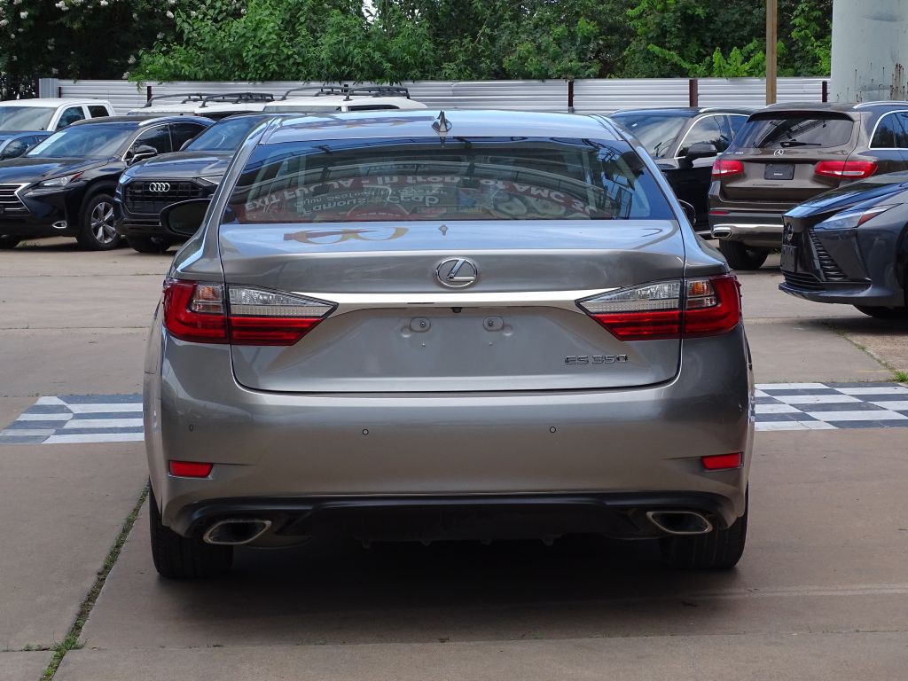 2016 Lexus ES Image 3