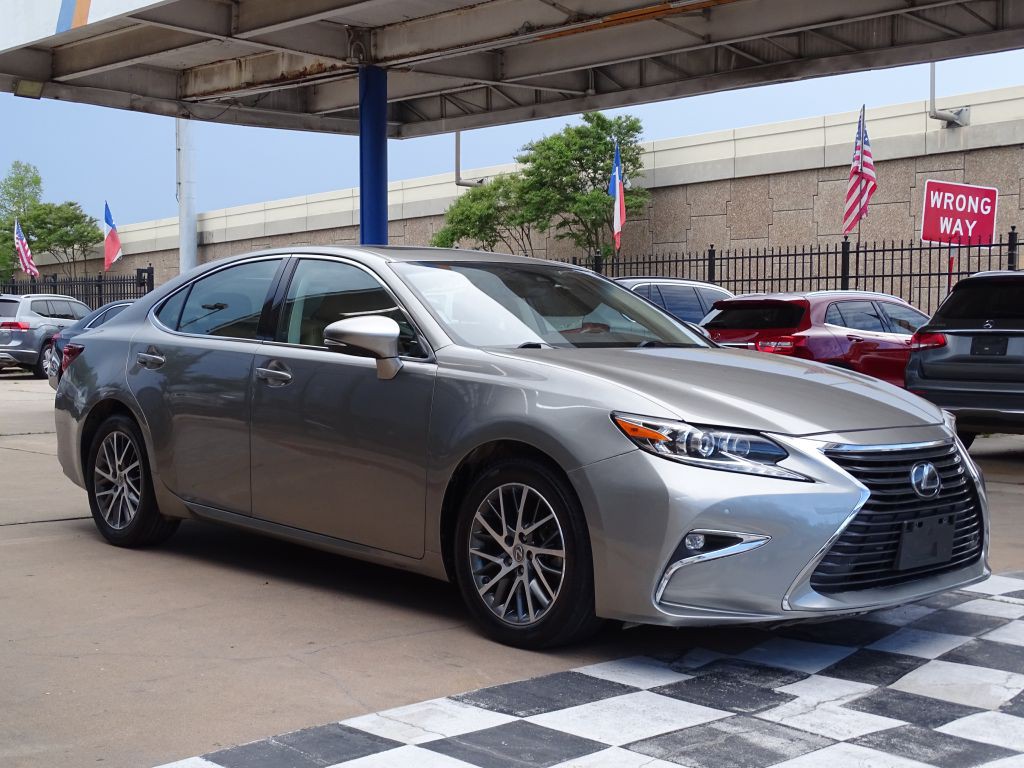 2016 Lexus ES Image 6
