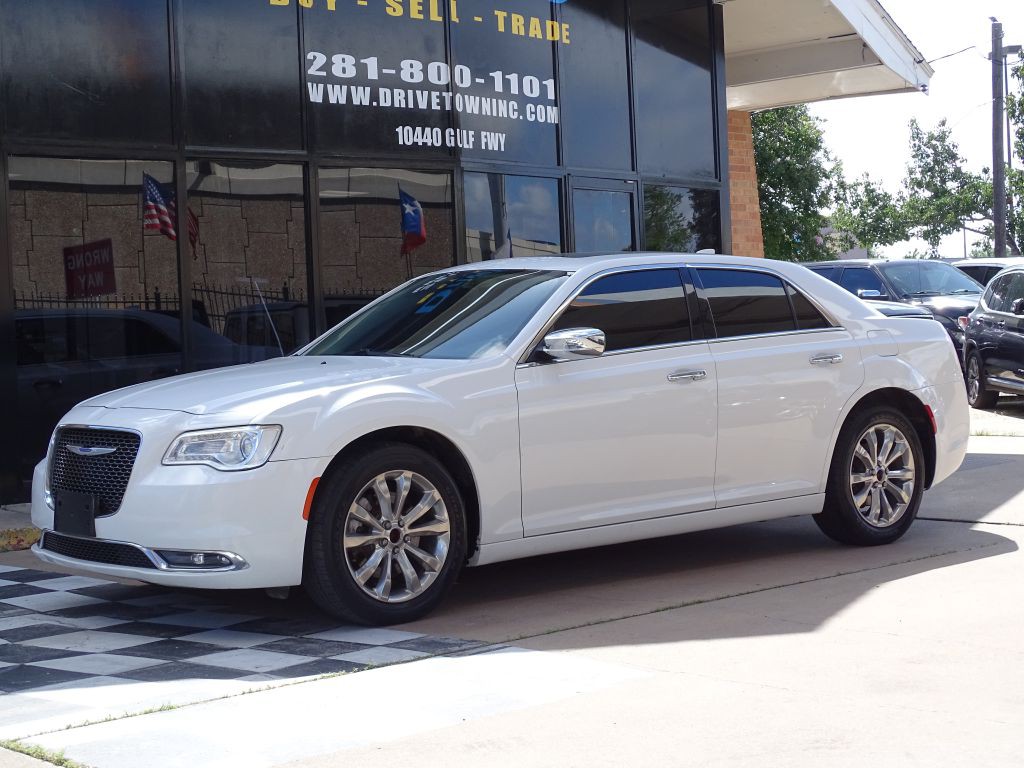 2019 Chrysler 300 Image 2