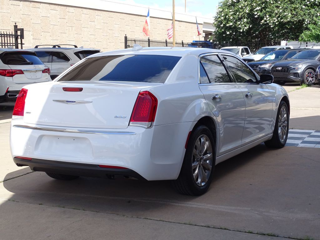 2019 Chrysler 300 Image 5